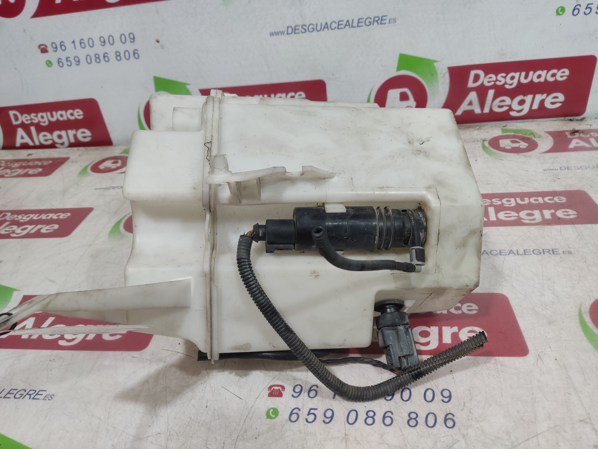 VOLVO XC70 3 generation (2007-2020) Expansion Tank 30784233 24813268