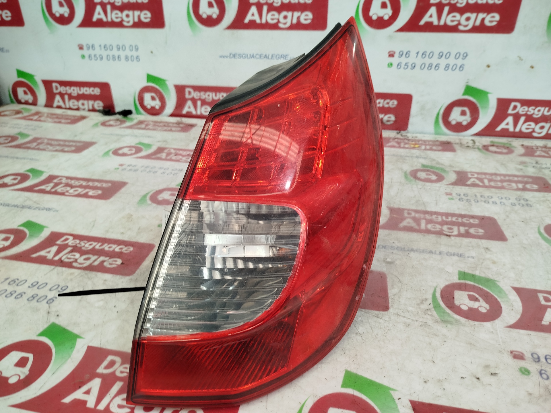 RENAULT Scenic 2 generation (2003-2010) Rear Right Taillight Lamp 8200474327B 25213328