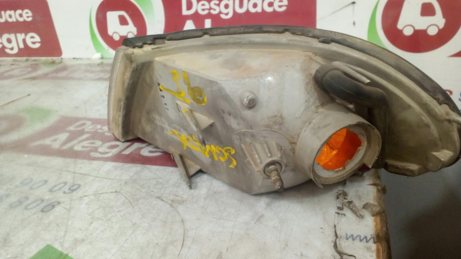 HYUNDAI Sonata Front Right Fender Turn Signal 24804278