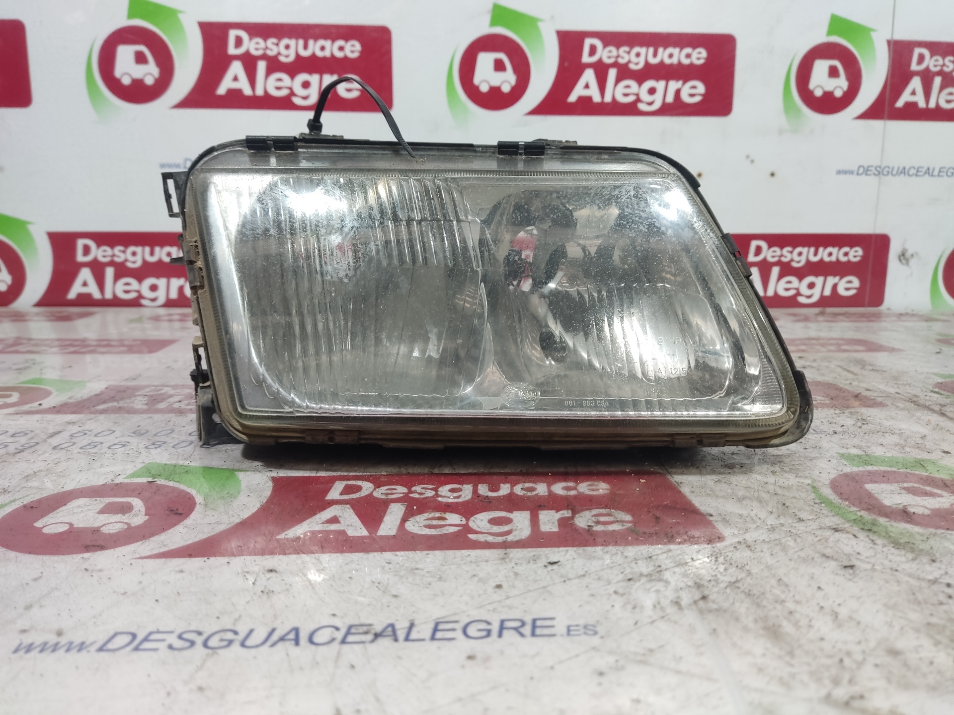 AUDI A3 8L (1996-2003) Front Right Headlight 96303600 24857493