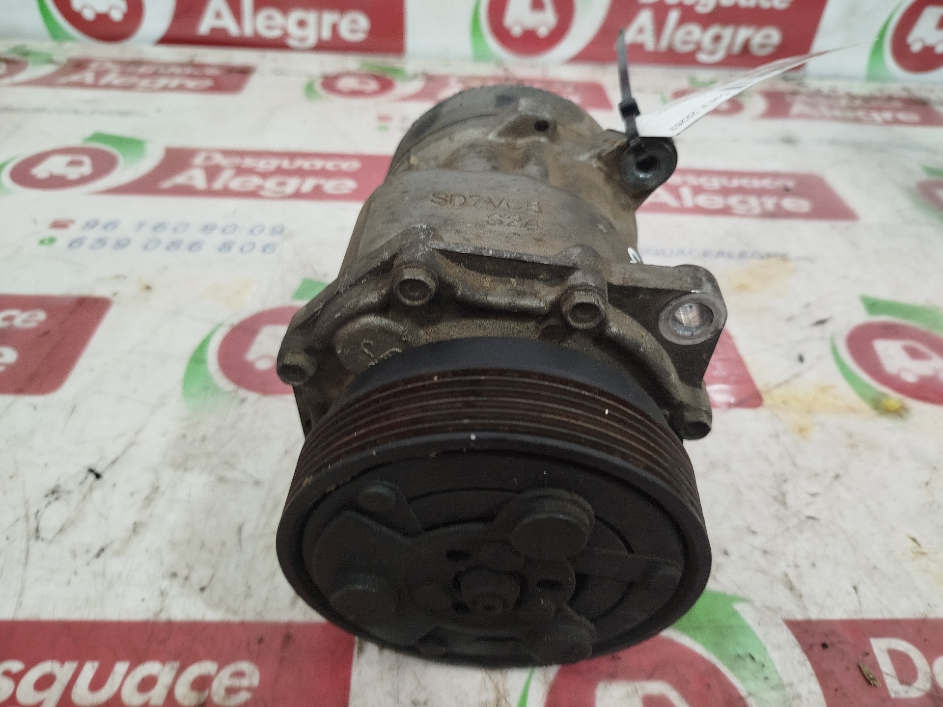 SEAT Inca 1 generation (1995-2000) Pompe de climatisation 1J0820803F 25220954