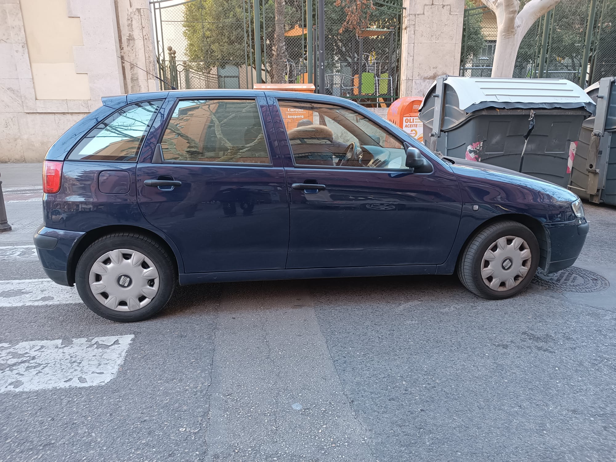 SEAT Ibiza 2 generation (1993-2002) Front Right Door 24859461