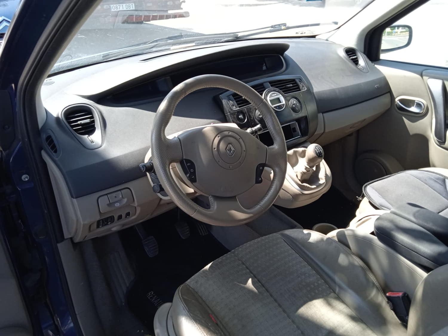 RENAULT 2 generation (2002-2012) Генератор 8200495294 24805272