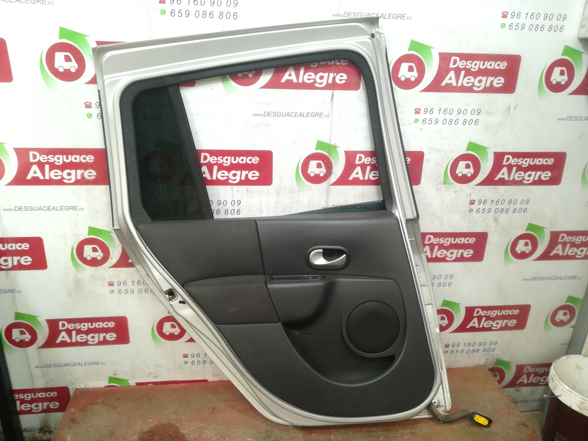 RENAULT Modus 1 generation (2004-2012) Rear Left Door 24808975