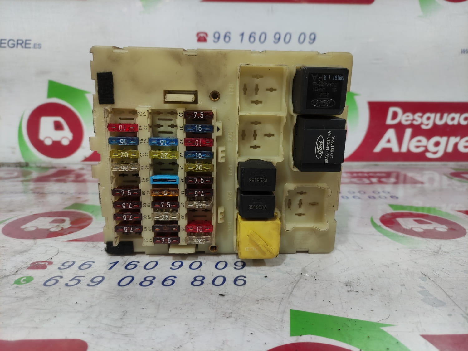 FORD Focus 1 generation (1998-2010) Fuse Box 98AG14A073CG 24807674