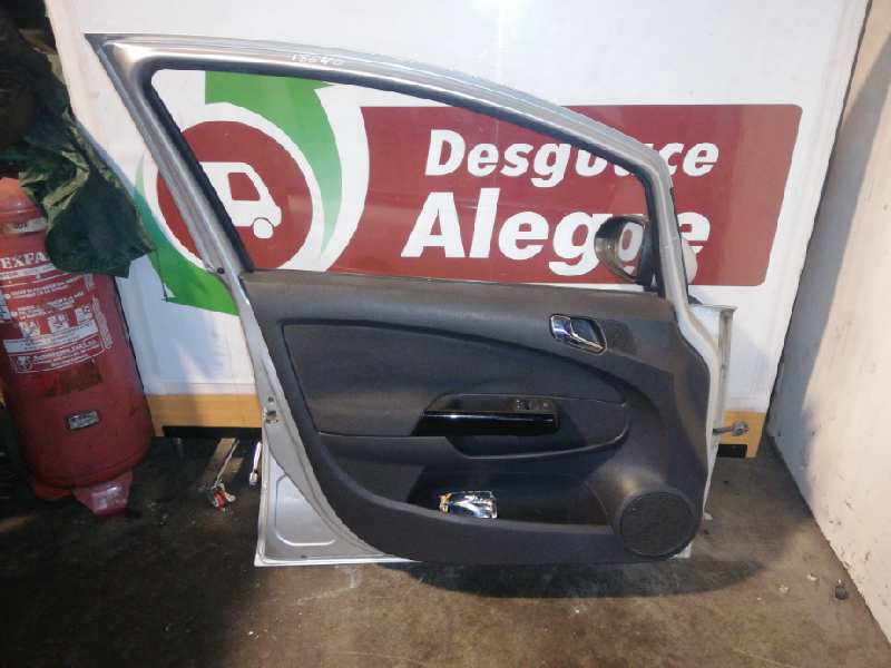 OPEL Corsa D (2006-2020) Front Left Door 124253 24793552