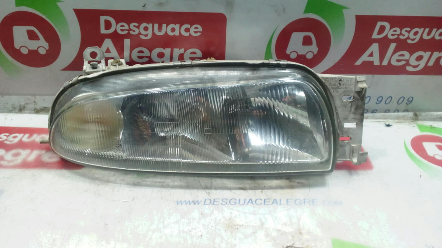 FORD Fiesta 4 generation (1996-2002) Front Right Headlight 0301049002 24800764