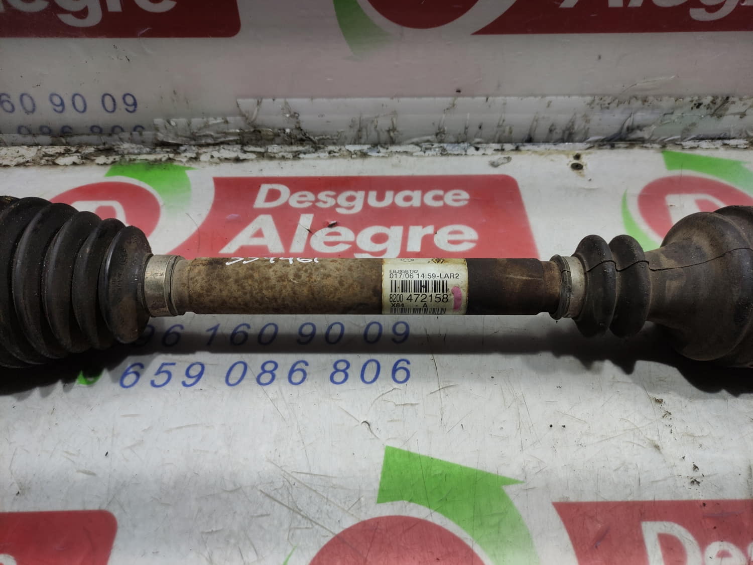 RENAULT Megane 2 generation (2002-2012) Front Right Driveshaft 8200472158 24800271