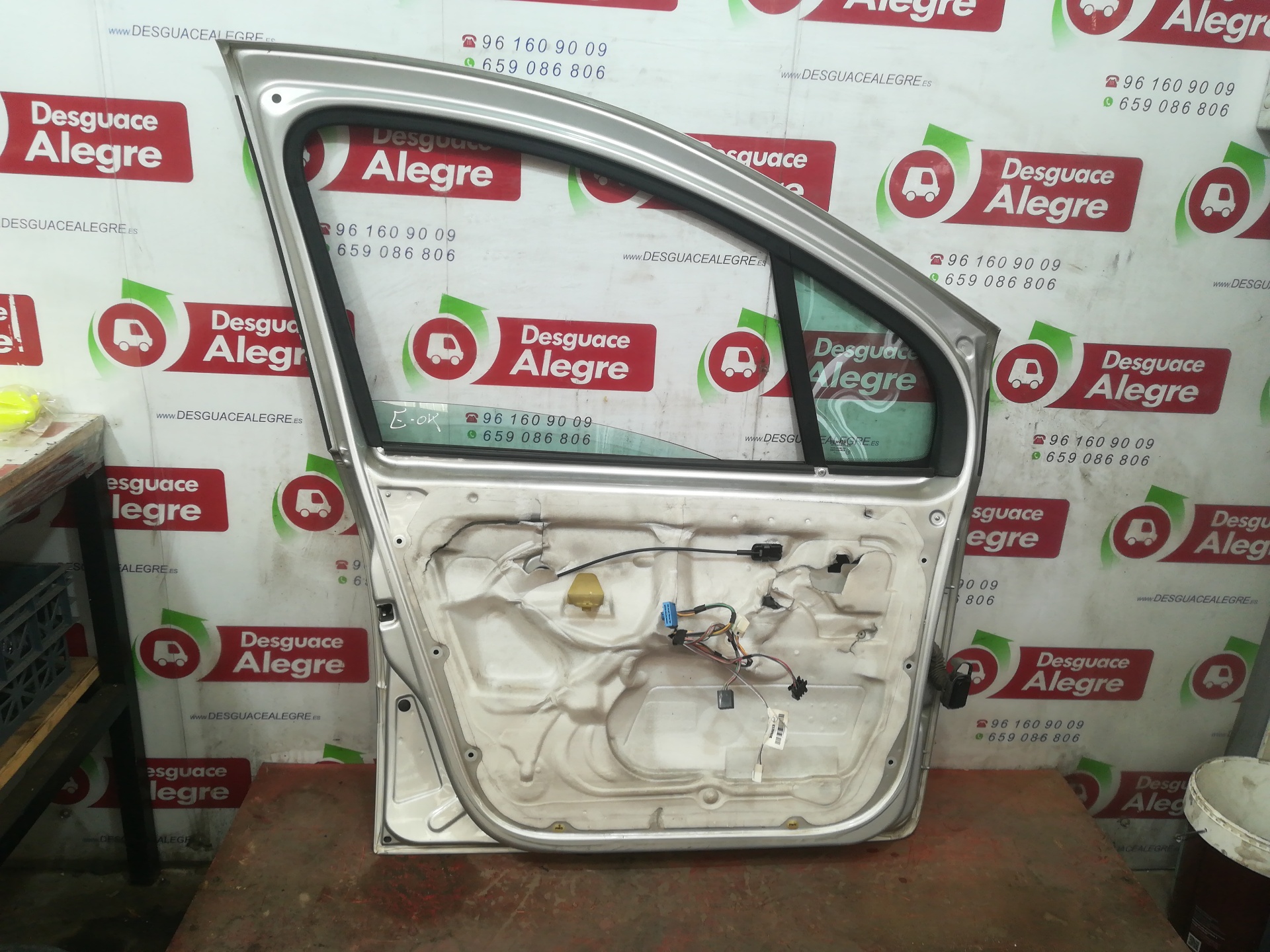 RENAULT Modus 1 generation (2004-2012) Front Left Door 24809003