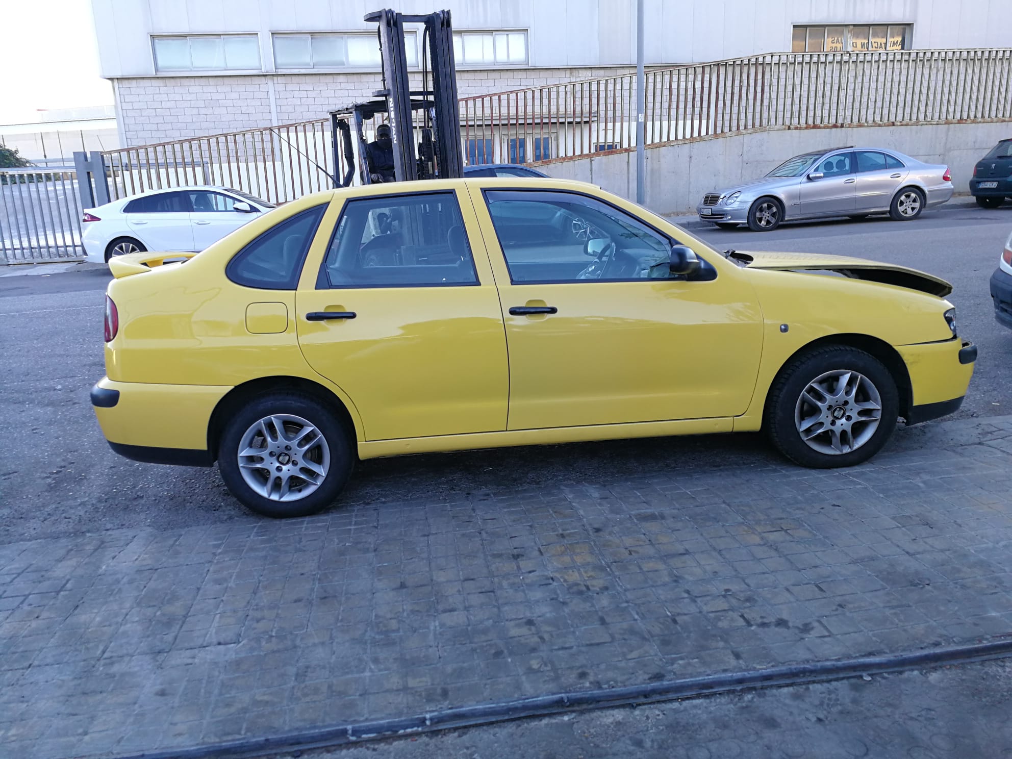 SEAT Cordoba 1 generation (1993-2003) Startmotor 0001125012, 02A911023R 24798498
