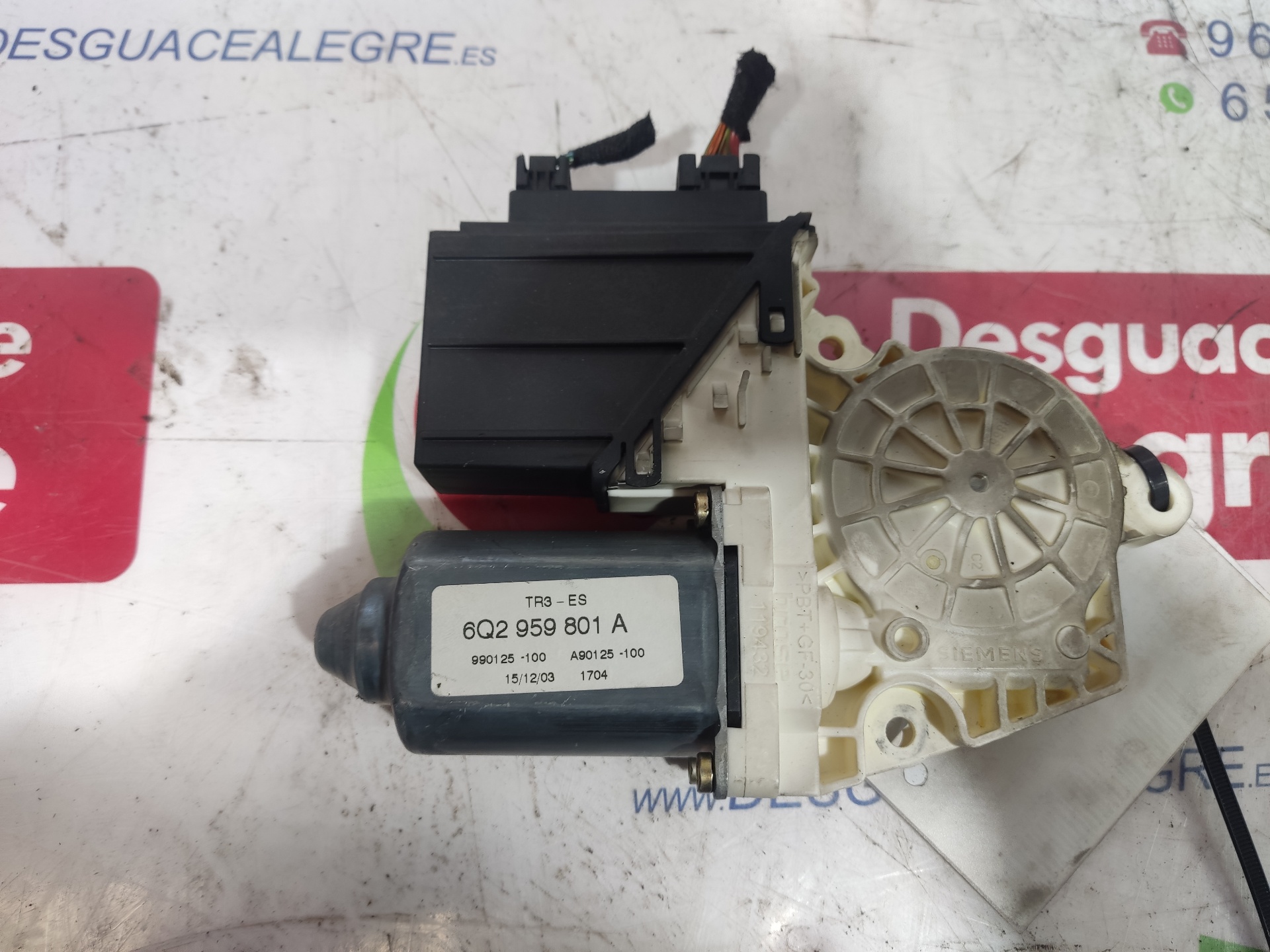 SEAT Cordoba 2 generation (1999-2009) Front Right Door Window Control Motor 6Q2959801A 24812713