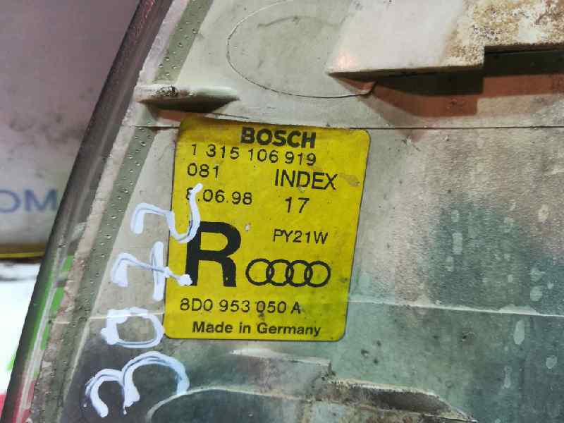 AUDI Front Right Fender Turn Signal 8D0953050A 24793247