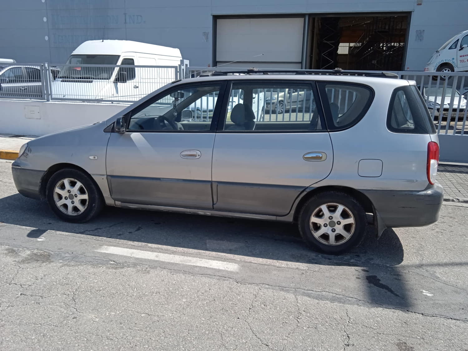 KIA Carens 2 generation (2002-2006) Зеркало передней левой двери 24803524