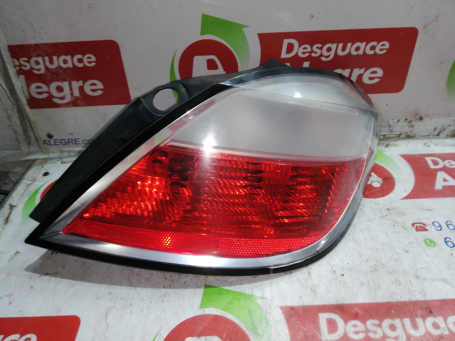 OPEL Astra J (2009-2020) Rear Right Taillight Lamp 24451837 24801036