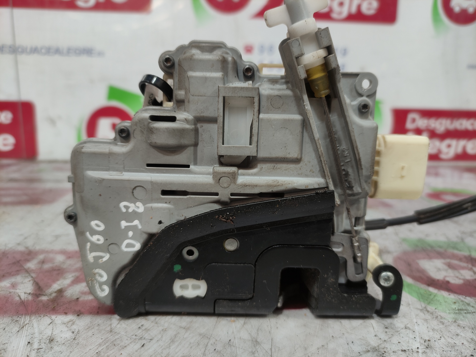 VOLKSWAGEN Passat B6 (2005-2010) Front Right Door Lock 3C1837015A 24801130