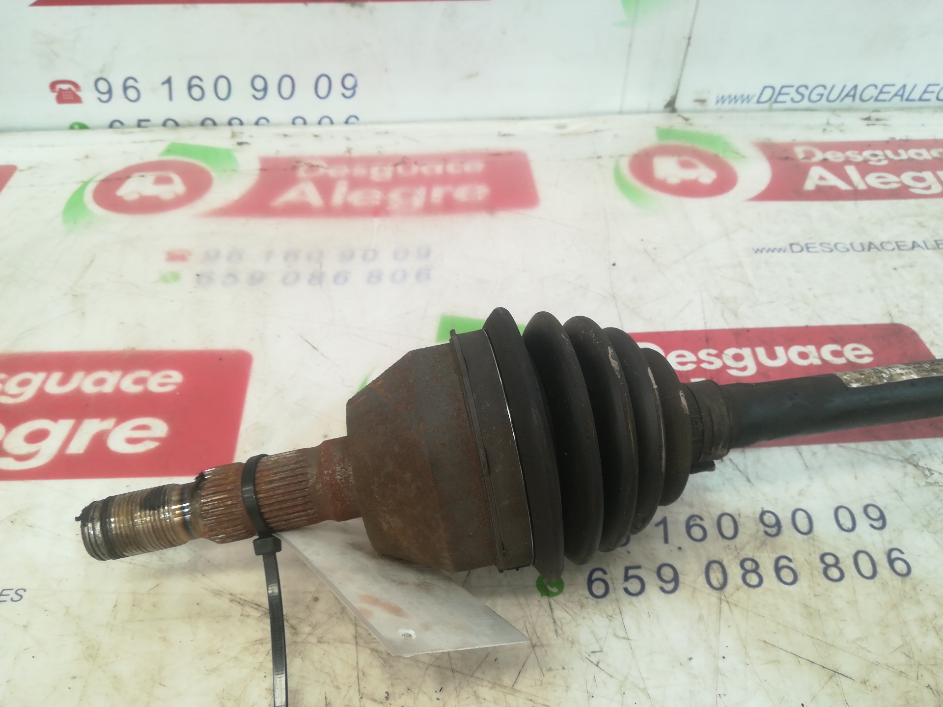 OPEL Astra J (2009-2020) Front Right Driveshaft 13191326 24810378