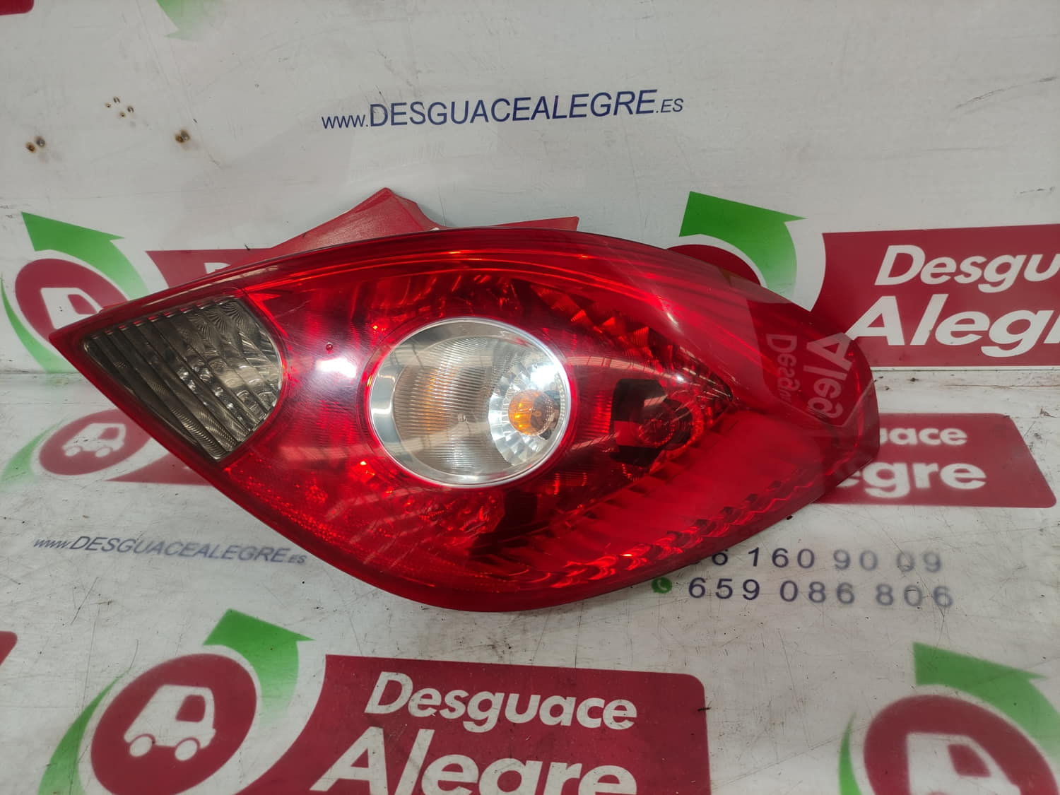 OPEL Corsa D (2006-2020) Rear Right Taillight Lamp 13186351 24803110