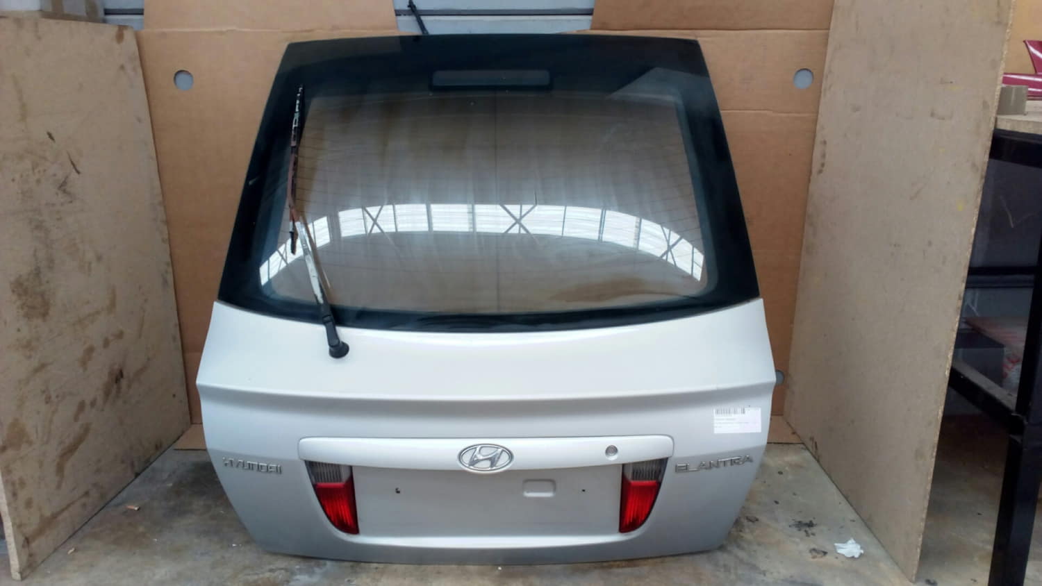 HYUNDAI Elantra XD (2000-2010) Крышка багажника 24799808