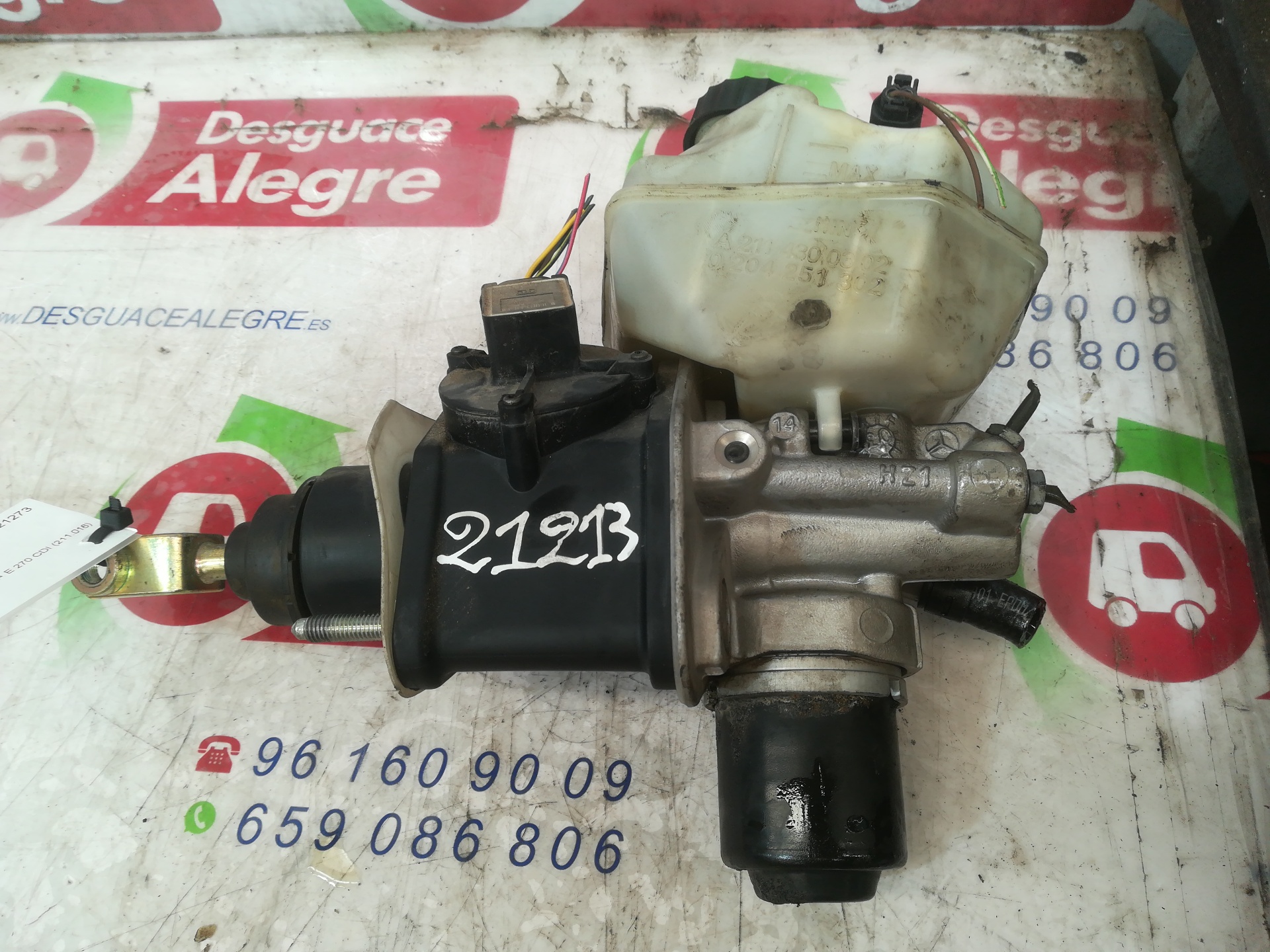 MERCEDES-BENZ W211/S211 (2002-2009) Brake Cylinder A0004300312 24811019