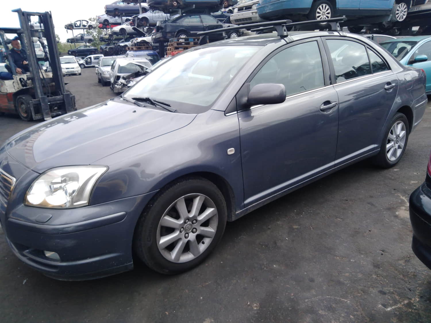 TOYOTA Avensis 2 generation (2002-2009) Galinių kairių durų stiklo pakelėjas 999060101 24804437