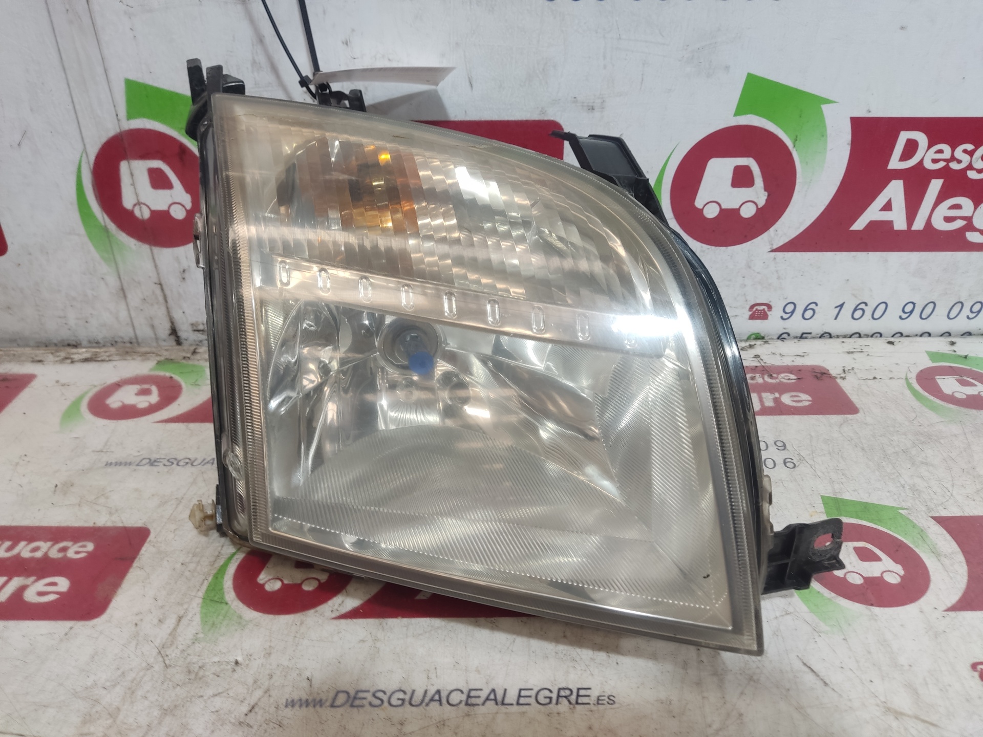 FORD Fusion 1 generation (2002-2012) Front Right Headlight 24689800 24812355