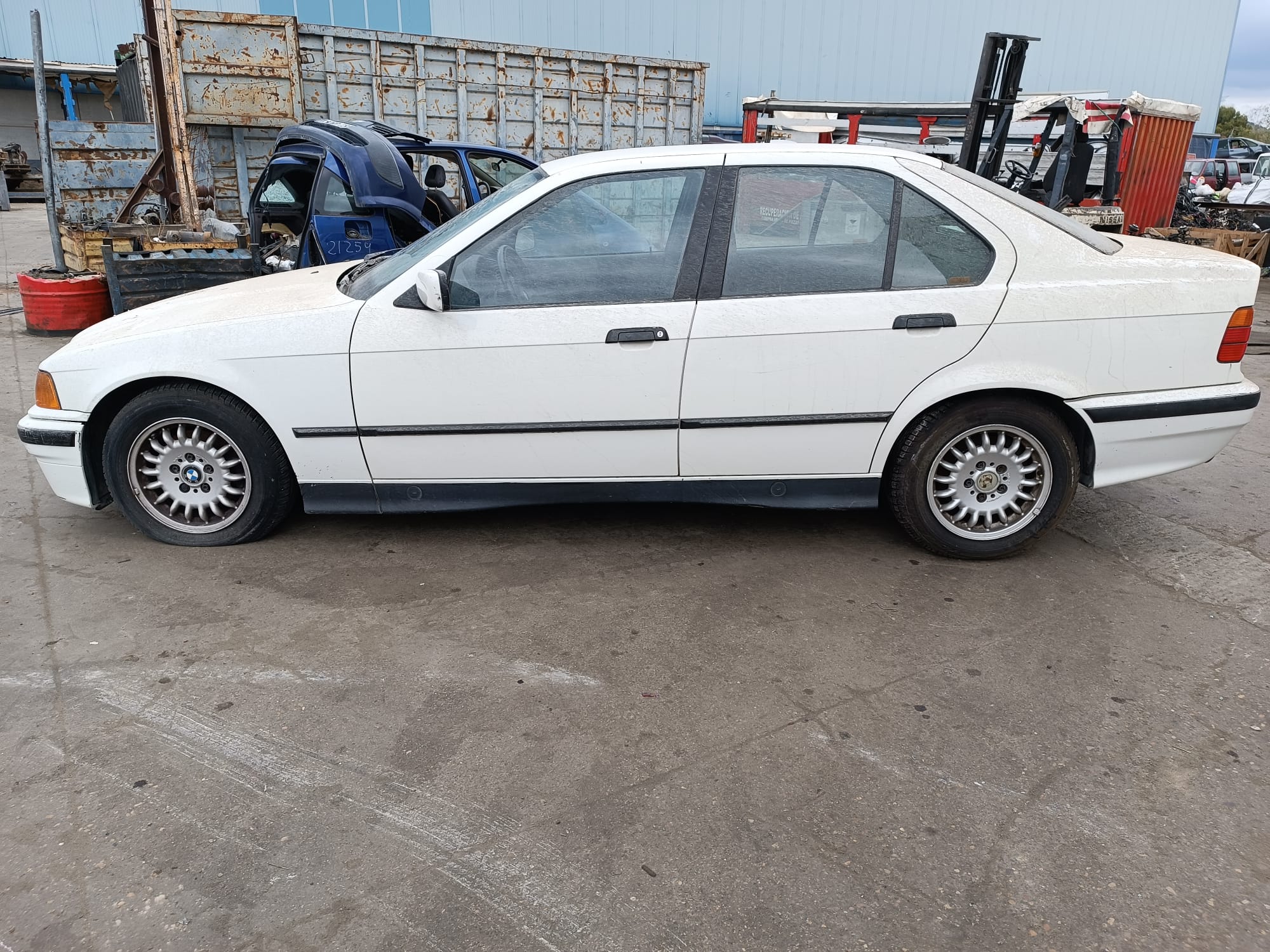 BMW 3 Series E36 (1990-2000) Priekinės kairės durys 24809041