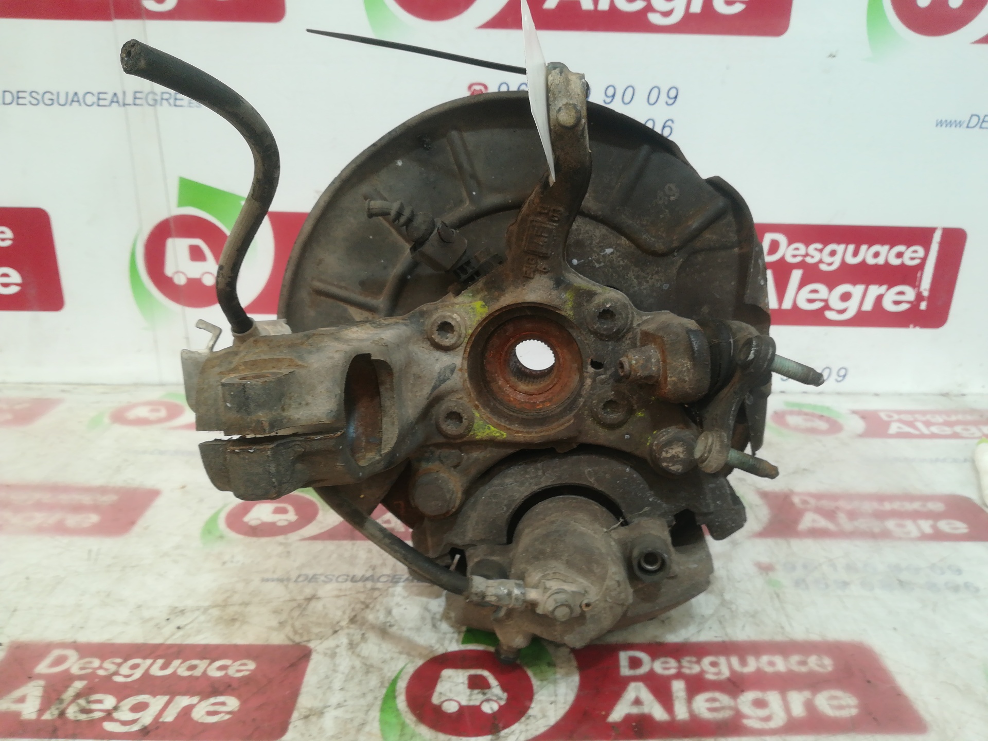 AUDI A3 8P (2003-2013) Front Right Wheel Hub 24830708