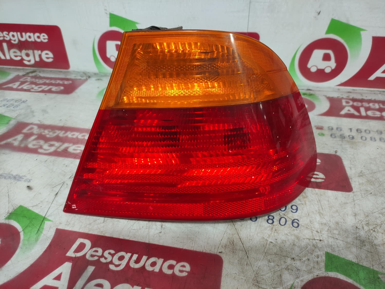 BMW 3 Series E46 (1997-2006) Jobb hátsó lámpa  63218364726 24805282