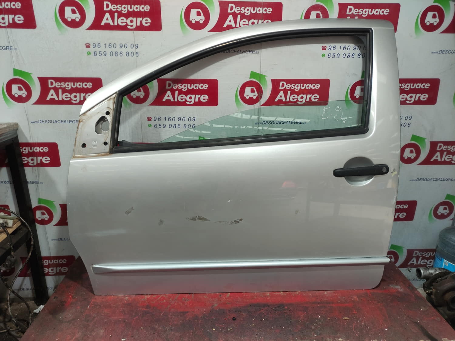 CITROËN C2 1 generation (2003-2009) Передні ліві двері 9002T1 24805021