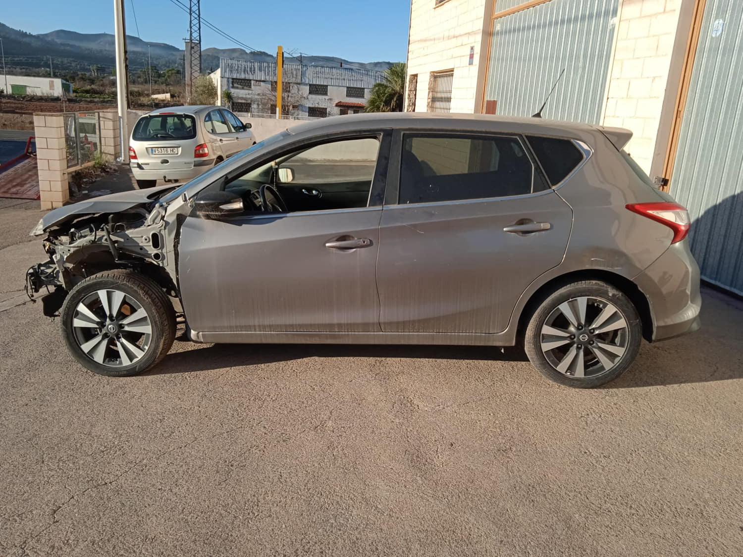 NISSAN Pulsar C13 (2014-2018) Priekinių kairių durų vidinis rankenos rėmelis 806714EA 24858907