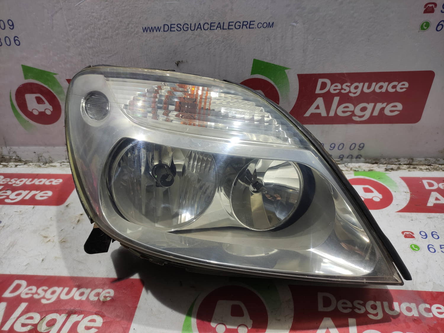 RENAULT Scenic 1 generation (1996-2003) Front Right Headlight 7700432097 24800171
