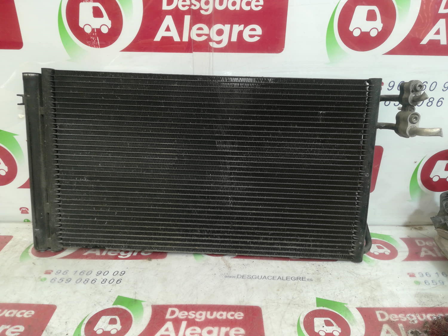 BMW 3 Series E90/E91/E92/E93 (2004-2013) Aušinimo radiatorius 32133116453 24803289