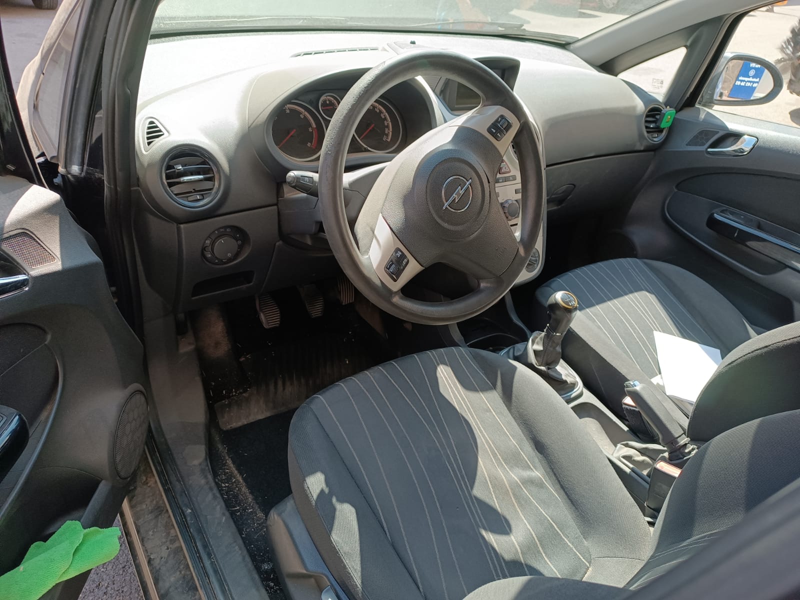 OPEL Corsa D (2006-2020) Front Left Seatbelt 24810951