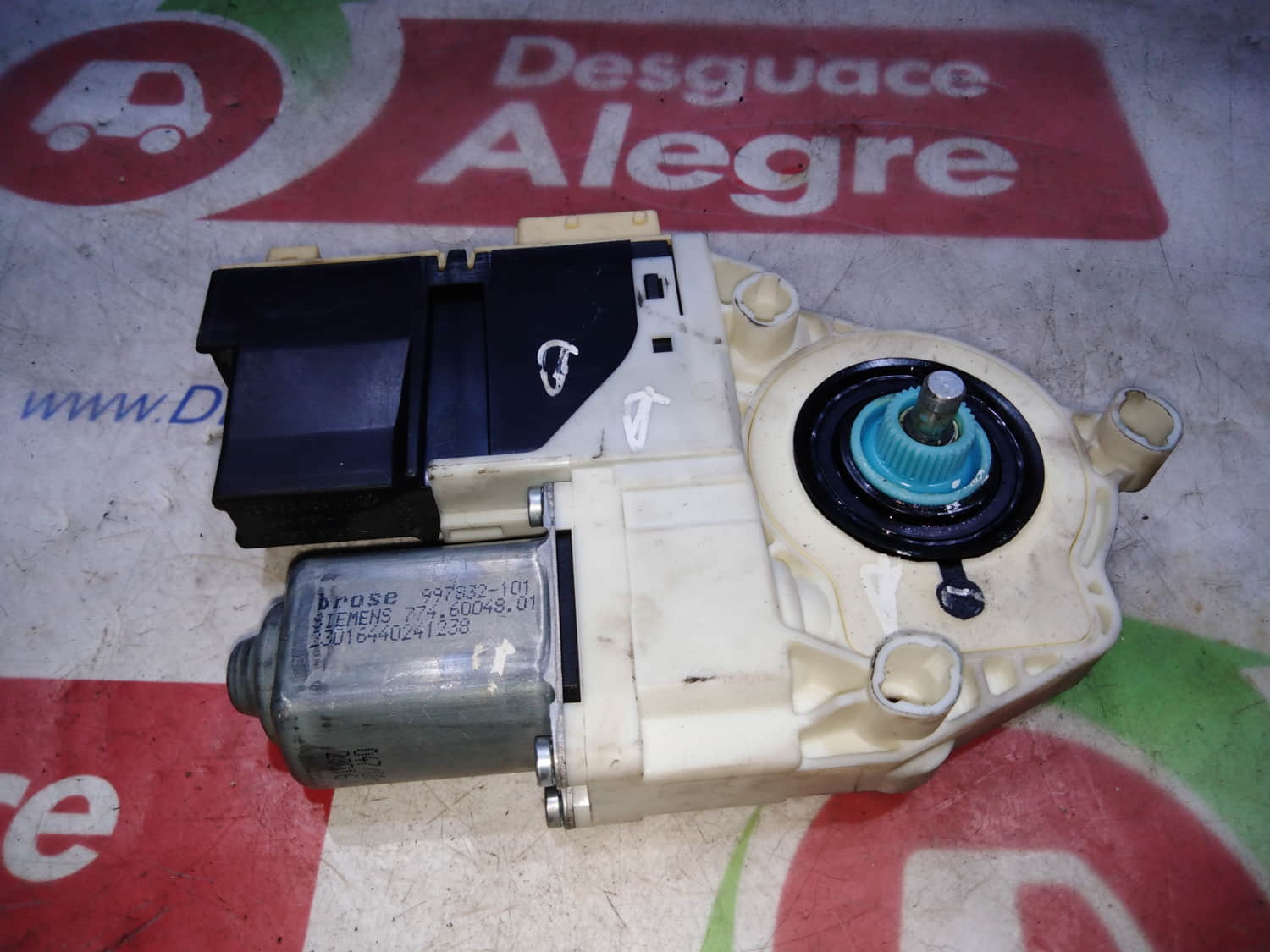 PEUGEOT 307 1 generation (2001-2008) Front Left Door Window Regulator Motor 996385103 24799342