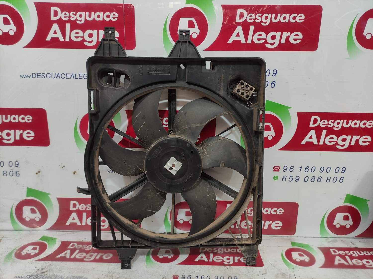 RENAULT Kangoo 1 generation (1998-2009) Diffuser Fan 7700436917 24802584