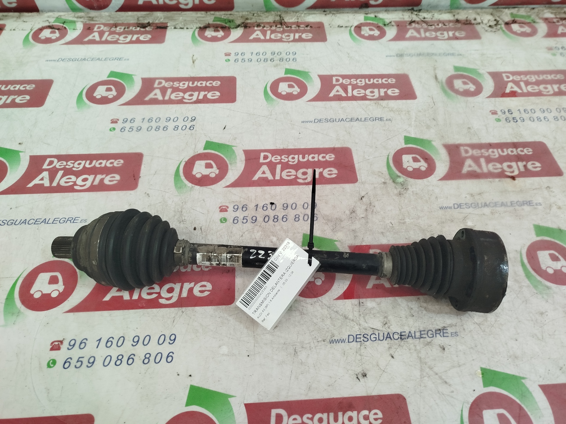 AUDI A3 8P (2003-2013) Front Left Driveshaft 24860160