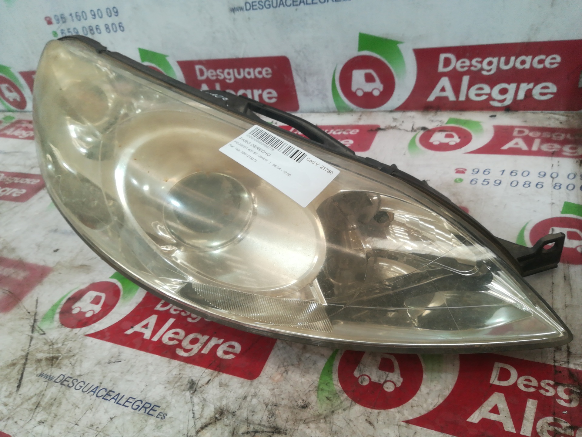 PEUGEOT Front Right Headlight 0301213272 24810889