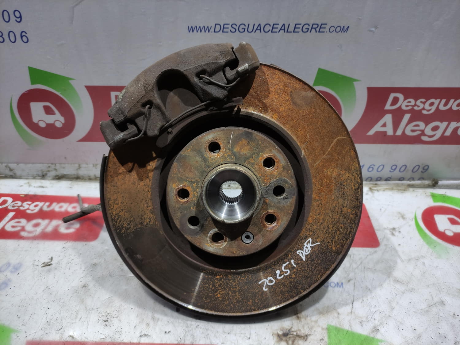 OPEL Meriva 2 generation (2010-2020) Front Right Wheel Hub 132620 24801196