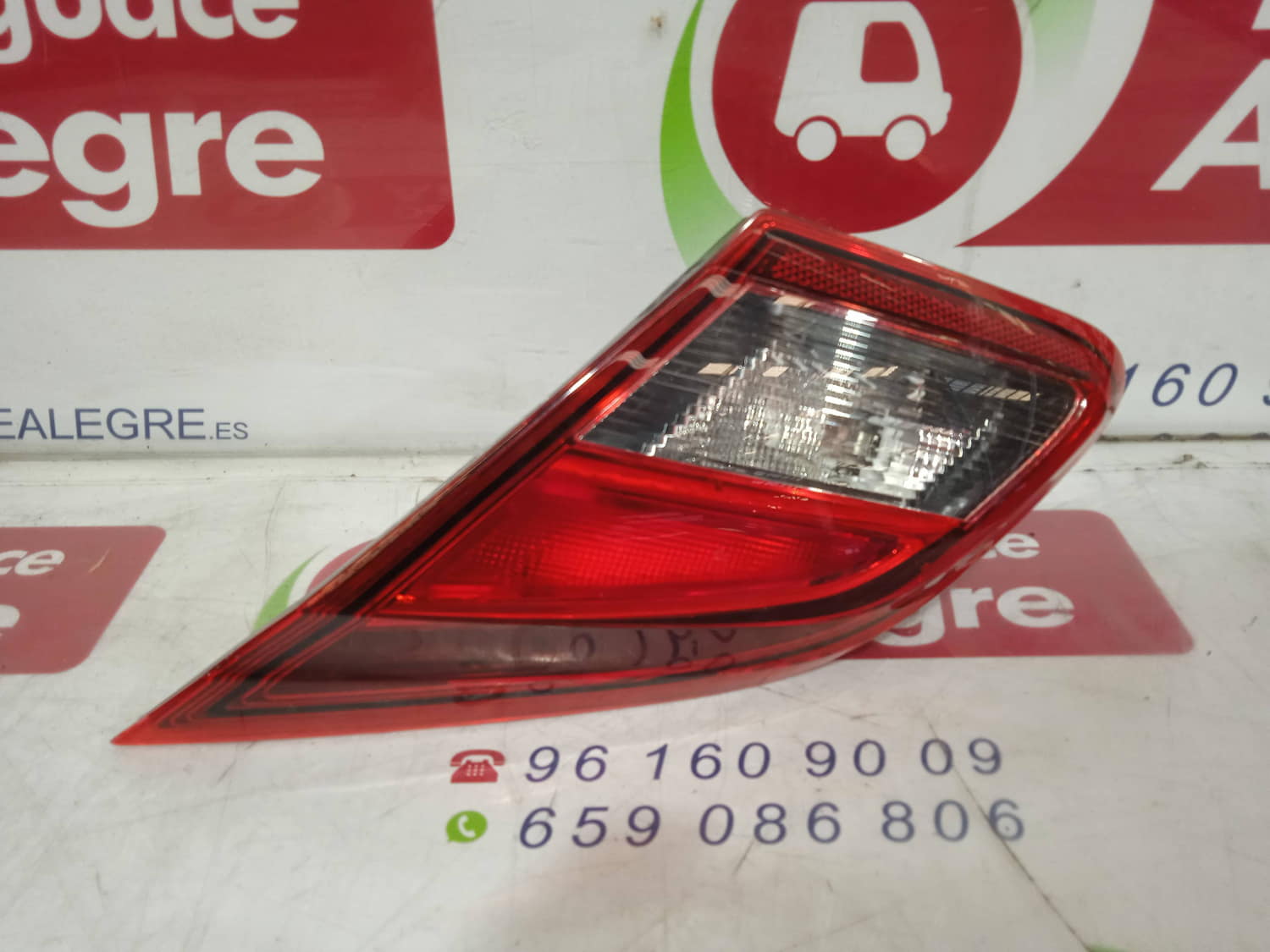 OPEL Corsa D (2006-2020) Rear Right Taillight Lamp 39012624 24805383