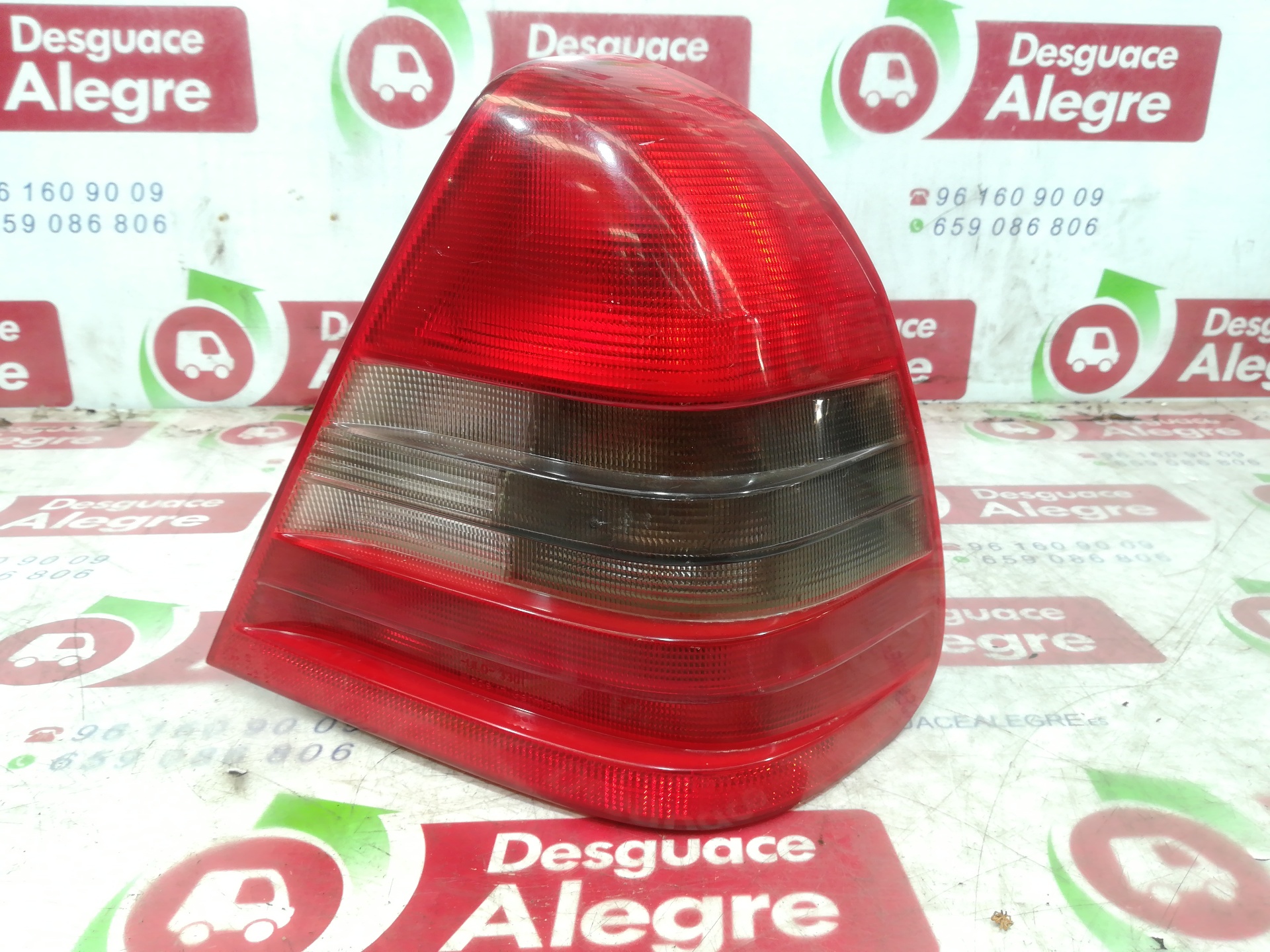 MERCEDES-BENZ C-Class W202/S202 (1993-2001) Rear Right Taillight Lamp 2028201064R 24812251