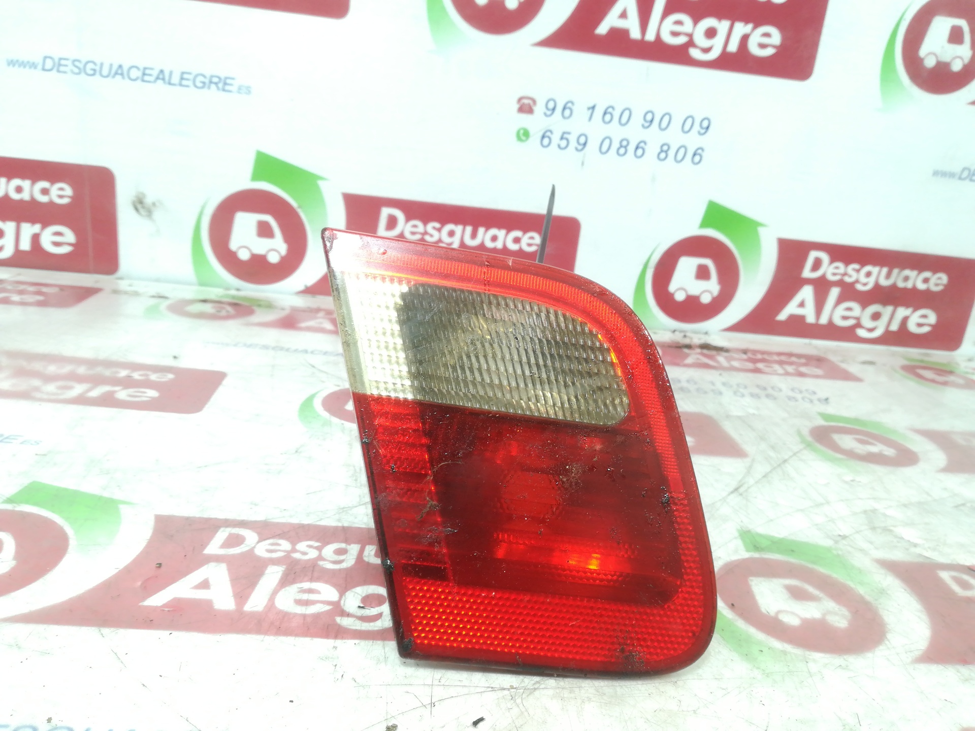 BMW 3 Series E46 (1997-2006) Rear Left Taillight 8364923 24812570