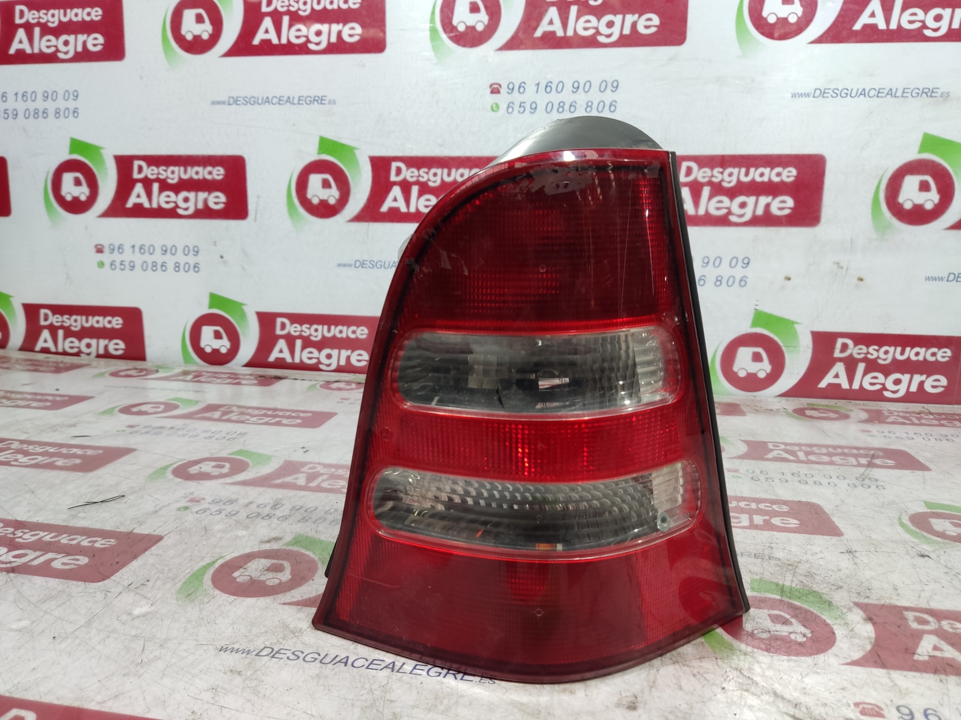 MERCEDES-BENZ A-Class W168 (1997-2004) Rear Right Taillight Lamp 1688202864R 24859130