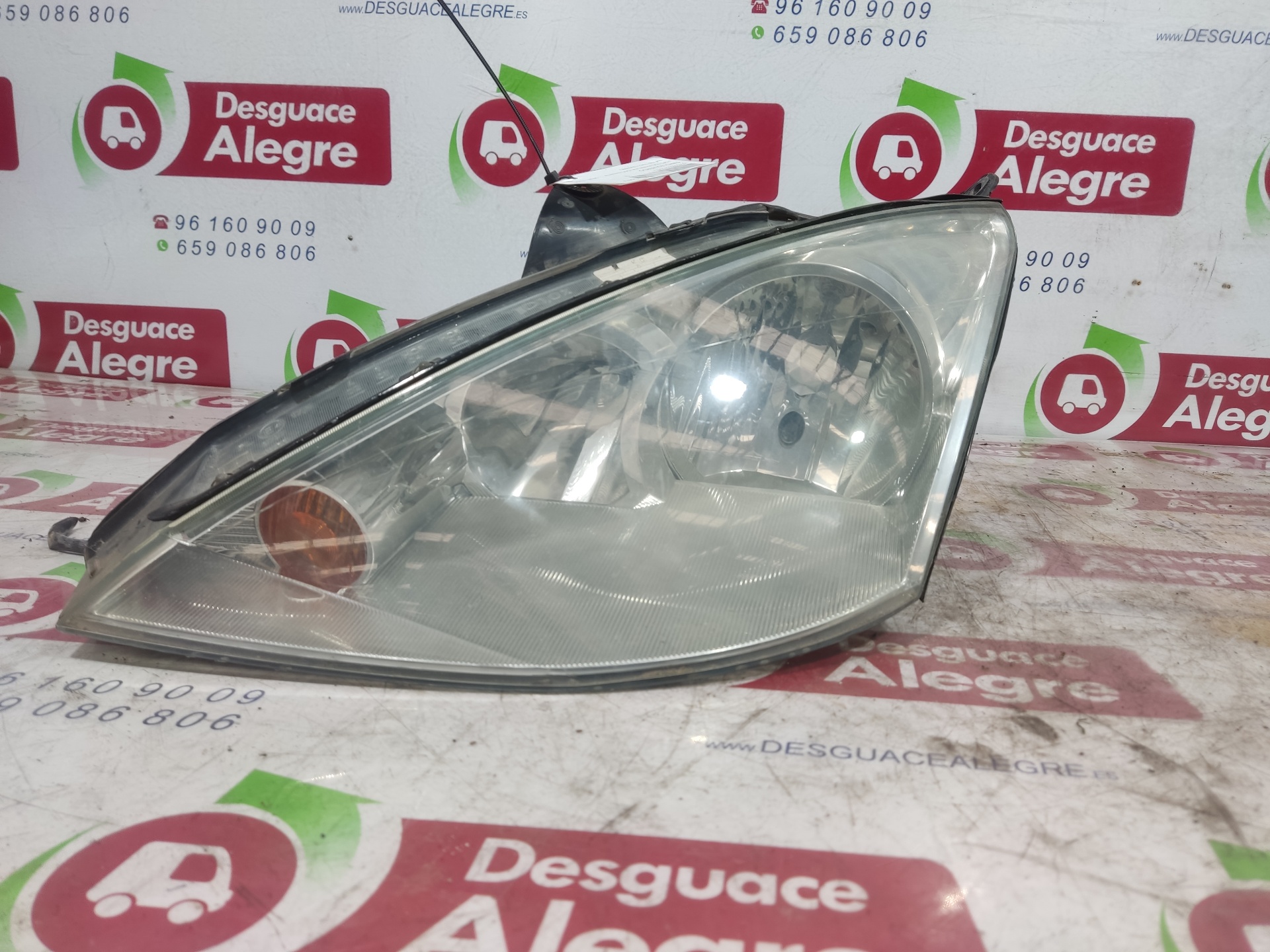 FORD Focus 1 generation (1998-2010) Front Left Headlight 2M5113W030BD 24812844