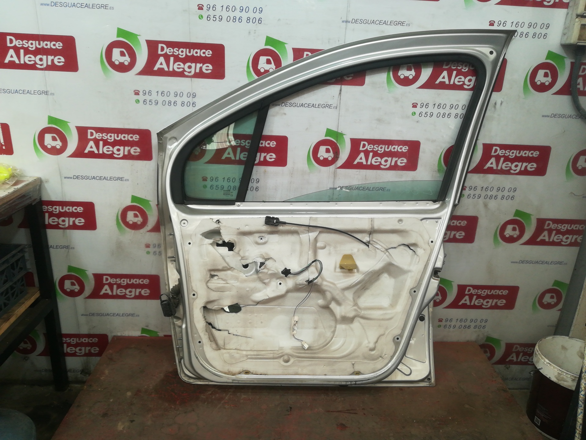 RENAULT Modus 1 generation (2004-2012) Front Right Door 24809006