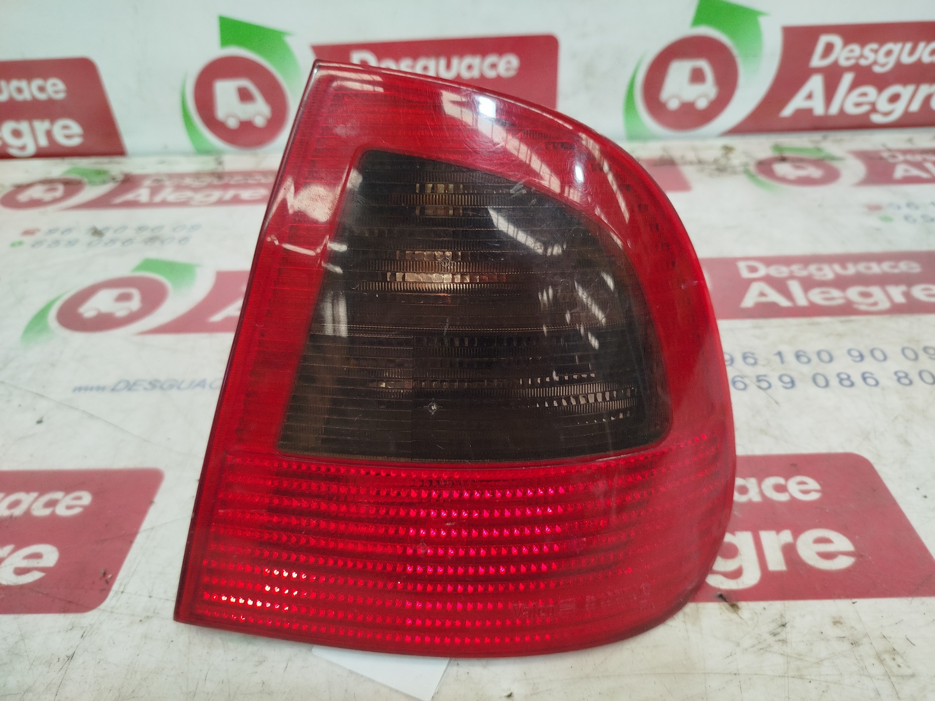 SEAT Cordoba 1 generation (1993-2003) Rear Right Taillight Lamp 6K5945096 25087162