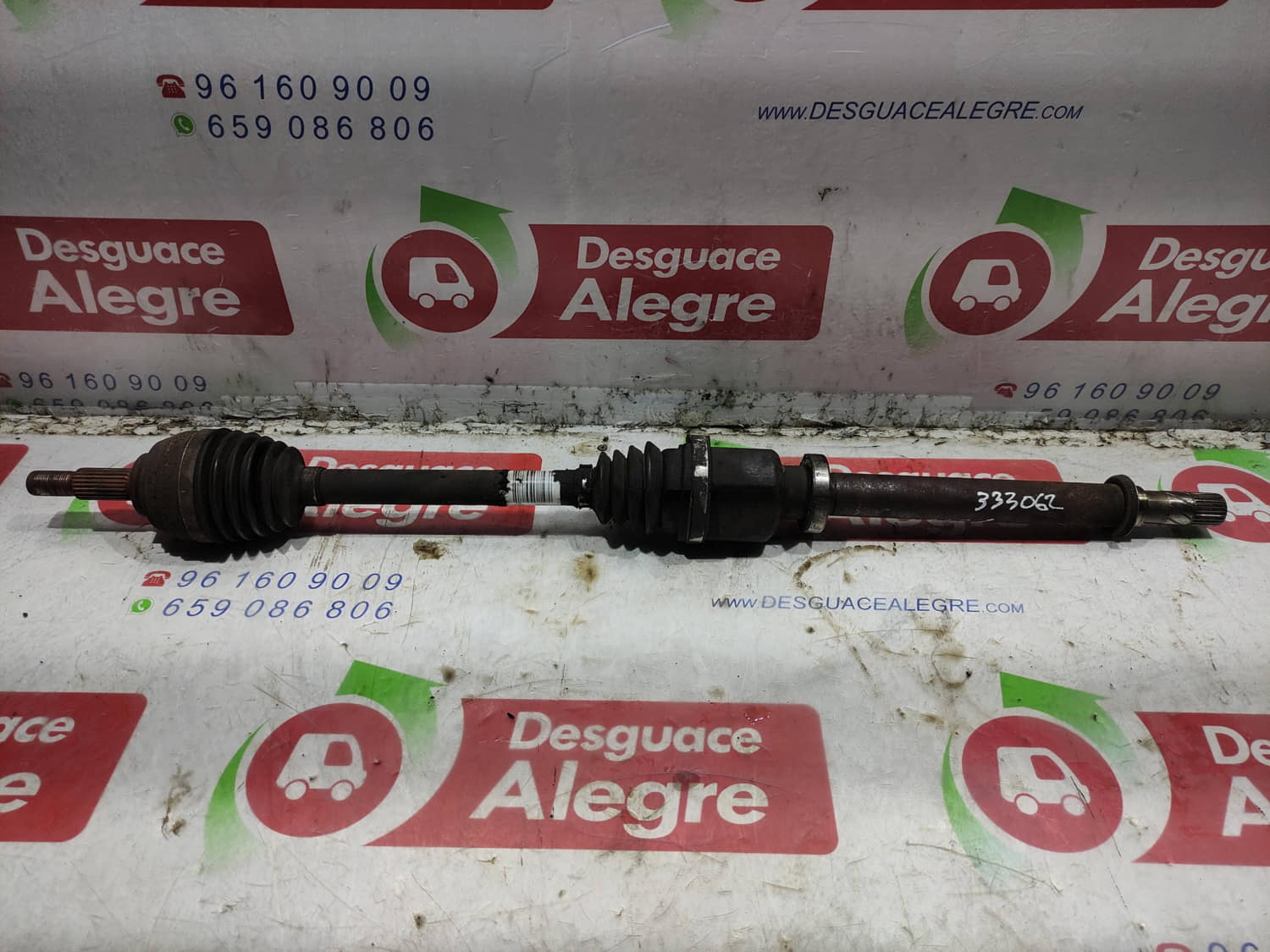 RENAULT Clio 3 generation (2005-2012) Front Right Driveshaft 8200499586 24800090