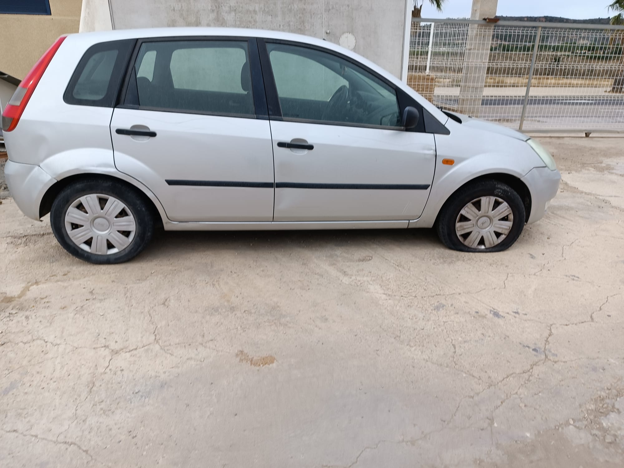 FORD Fiesta 5 generation (2001-2010) Охлаждающий радиатор 2S6H8005AD 24814319