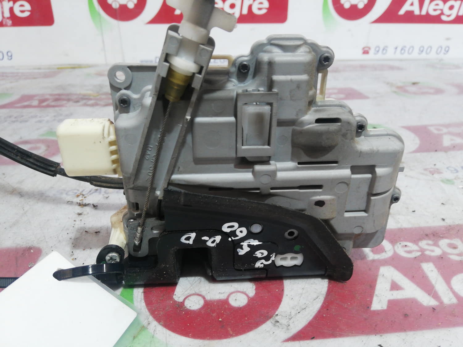 VOLKSWAGEN Passat B6 (2005-2010) Front Right Door Lock CZ3C1837016A 24805755