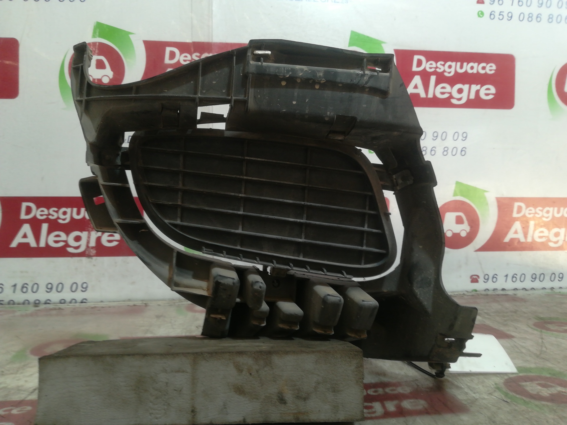 MERCEDES-BENZ A-Class W169 (2004-2012) Front Right Grill 1698850222 24856133