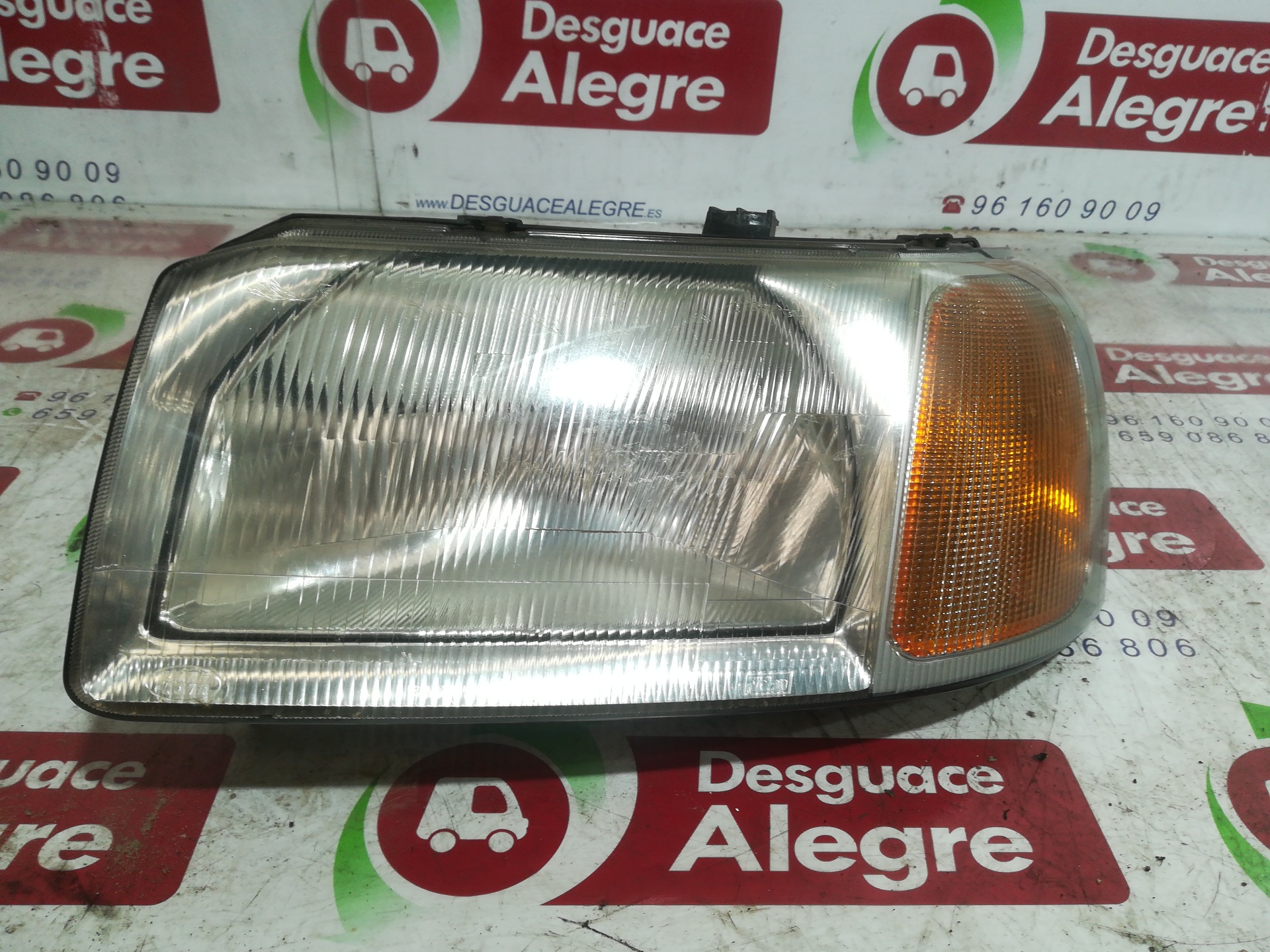 LAND ROVER Freelander 1 generation (1998-2006) Phare avant gauche 67722750 24809034